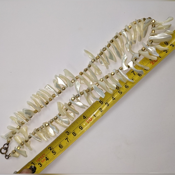 VTG IRIDESCENT SHELL & GOLD TONE SPACER NECKLACE - Picture 5 of 11